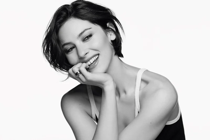 Chanel nomeia Gracie Abrams como embaixadora do perfume Coco Mademoiselle