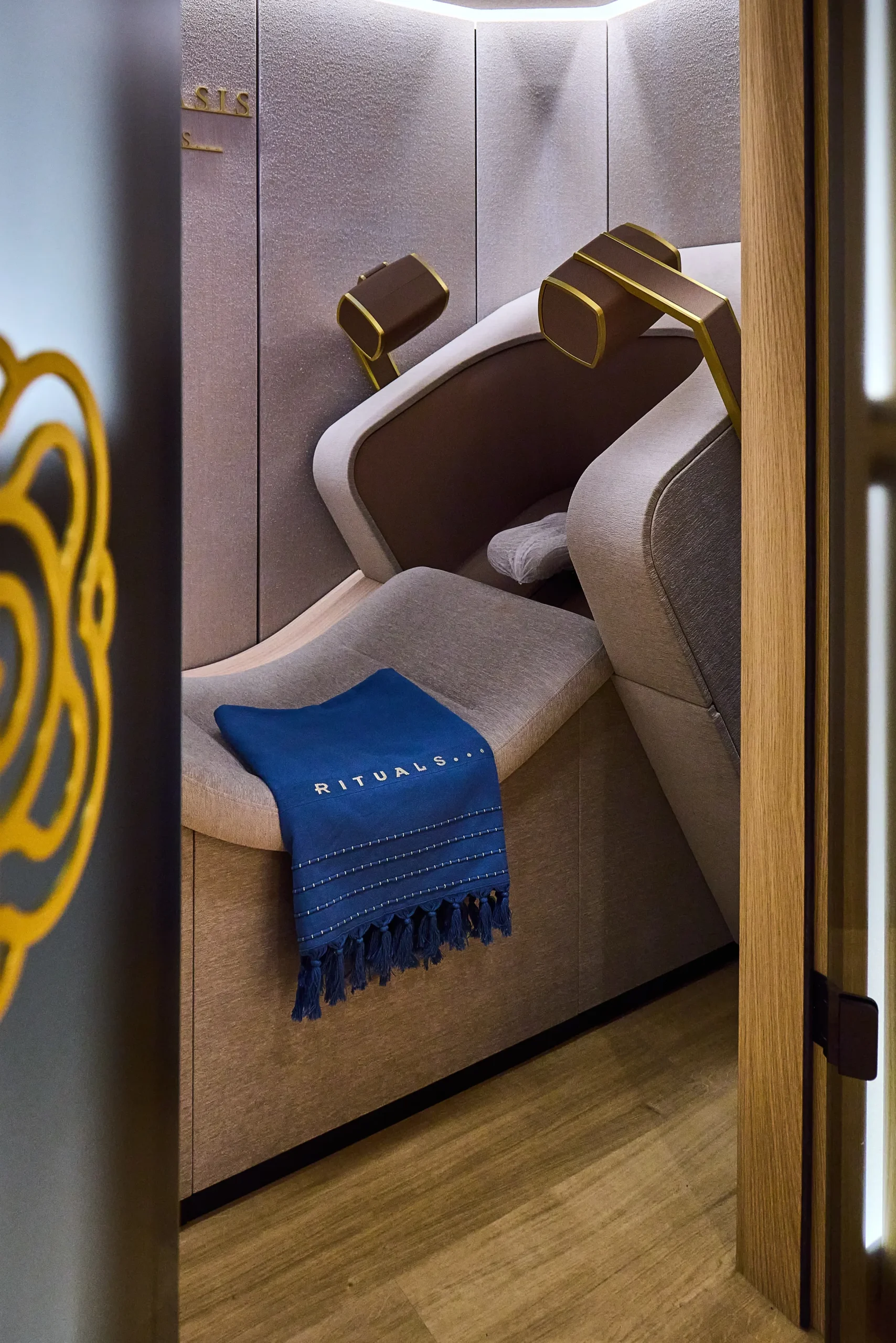 Cabine de meditação no espaço Mind Oasis da Rituals na Oxford Street, em Londres.