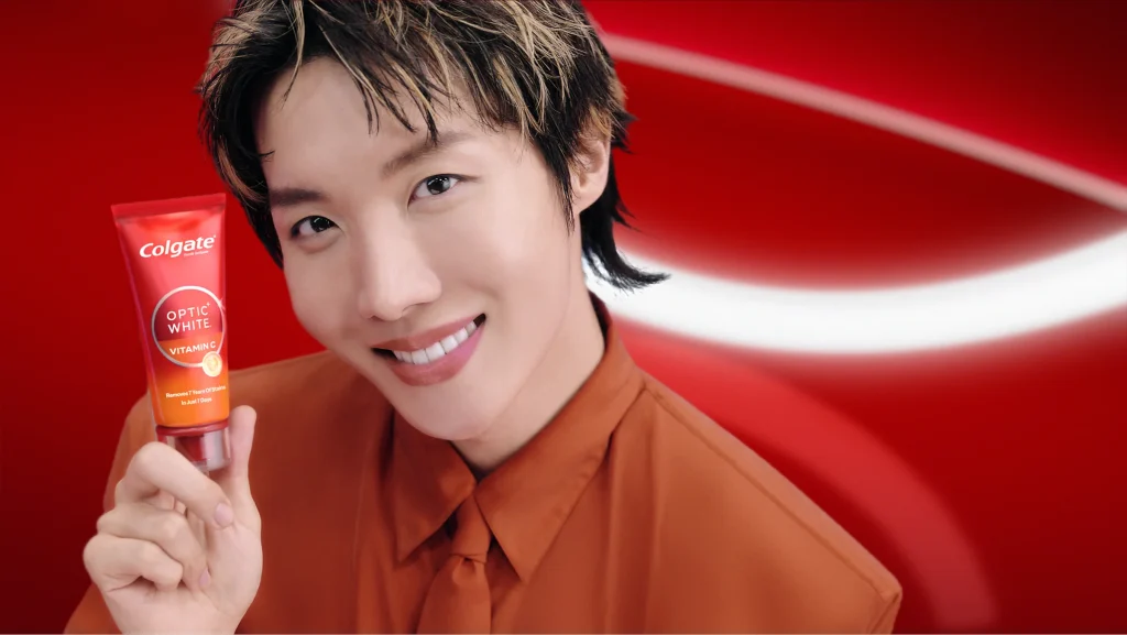 Colgate presenta pasta dental con vitamina C junto a j-hope de BTS