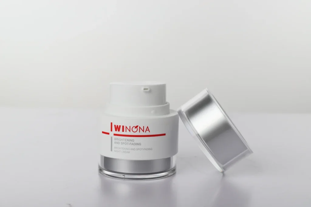 WINONA Anti-Sensitiveness Moisturizing Cream.